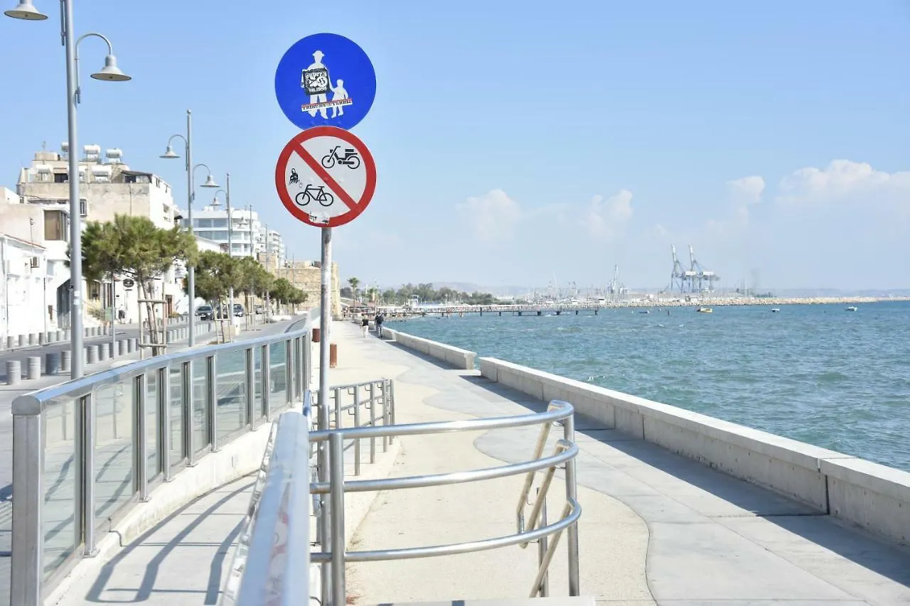 Montehugh Apartment Larnaca 0*,